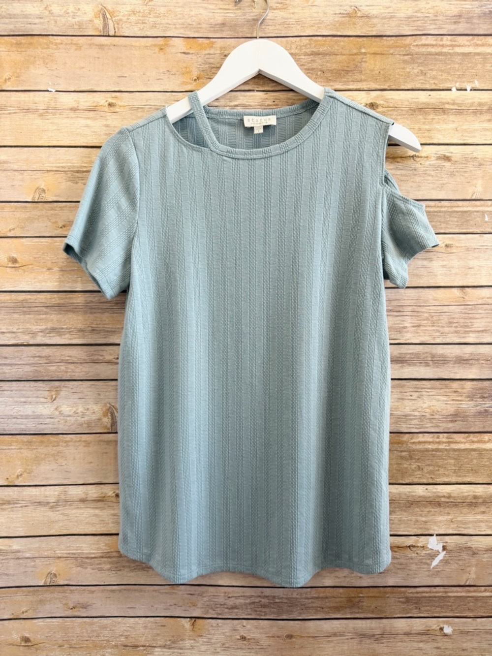 Status By Chenault Top Women’s Size Small Blue Textured Ribbed Cutout NWOT